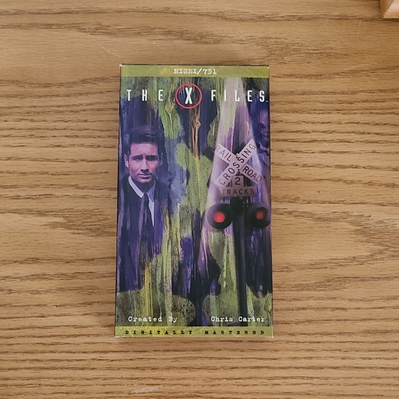 X-FILES Boxed VHS Tapes 📼 - Picture 7 of 8